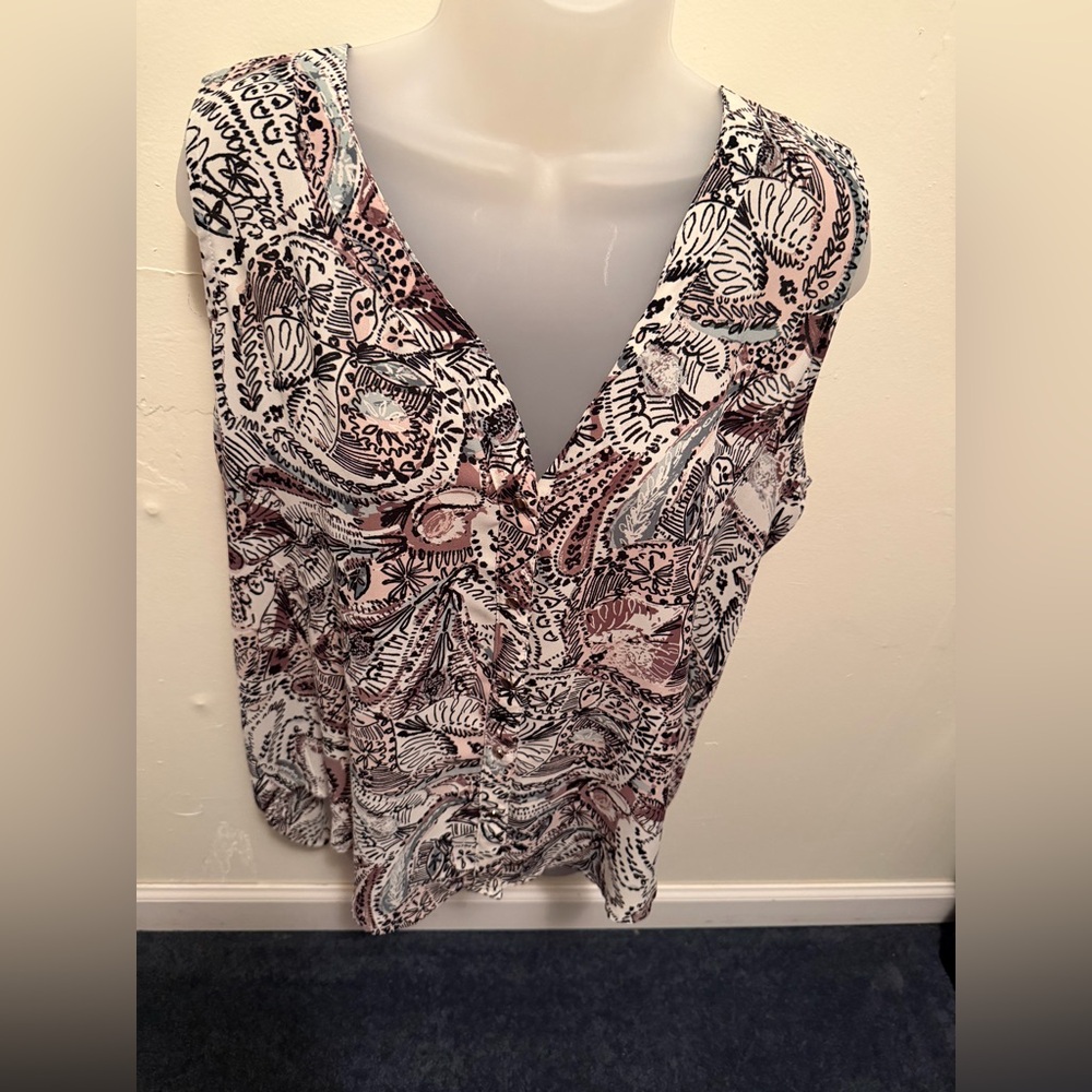 Maurices V-Neck Sleeveless Top size L